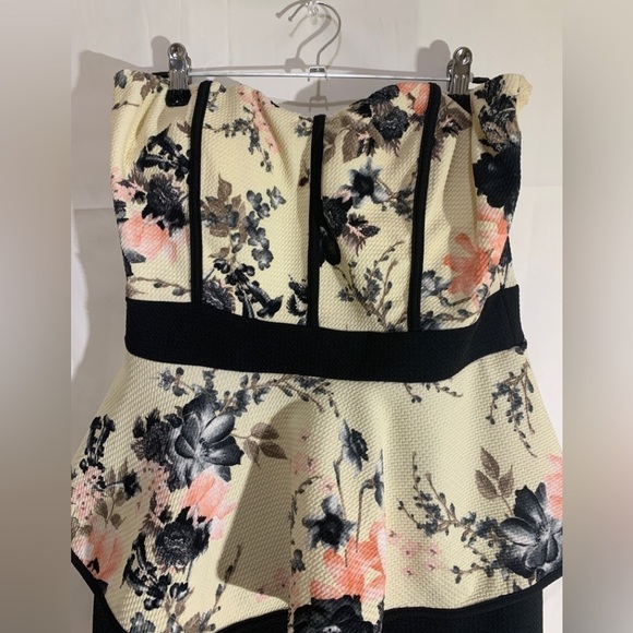 3/$28❤️Mini strapless black with multicolor top size 2 XL - Picture 4 of 7